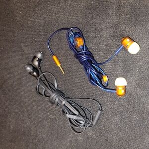 2x 3.5mm Wired Earbud Headphones
